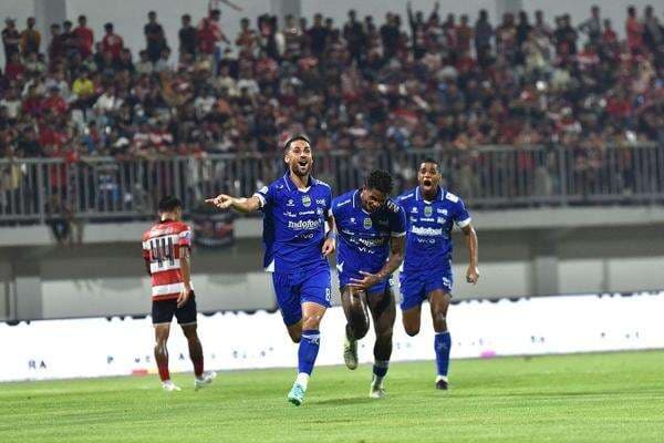 Hasil Madura United vs Persib Bandung di Super League 2025-2026: Thom Haye Cetak Gol, Maung Bandung Menang 4-1