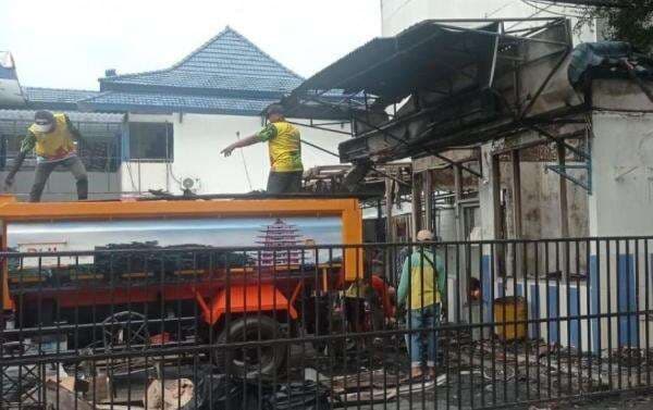 Polisi Tangkap 42 Perusuh di Palembang, Gedung DPRD Dirusak 2 Pos Polisi Dibakar