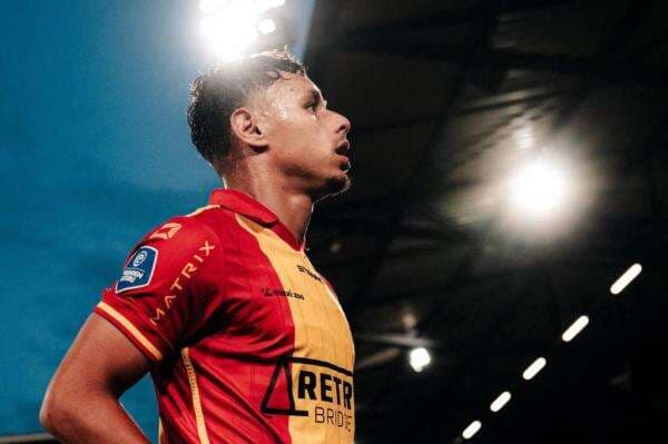 Blunder Awal Jadi Petaka, Dean James Dapat Rapor Merah Saat Go Ahead Eagles Dibantai Nice