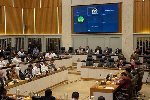 Rapat bareng Menhut, DPR Singgung Menteri Filipina Mundur Imbas Gagal Atasi Banjir