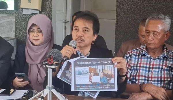 Roy Suryo Hadiri Gelar Perkara Khusus, Bawa Ijazah UGM Tahun 1985 Roy Suryo Hadiri Gelar Perkara Khusus, Bawa Ijazah UGM Tahun 1985