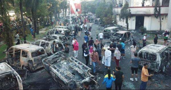 Potret 67 Kendaraan Terbakar di Kantor DPRD Makassar, Termasuk Milik Wakil Wali Kota Ludes