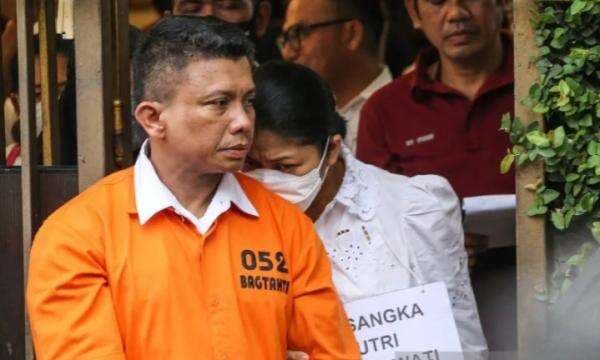 KUIS: Tahu Arti Warna Rompi Oranye yang Dipakai Ferdy Sambo?