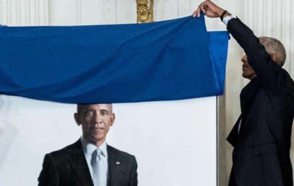 Hubungan Renggang, Trump Pindahkan Foto Obama ke Pojokan Tangga Gedung Putih