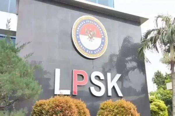 Misri Tersangka Kasus Brigadir Nurhadi Ajukan Diri Jadi Justice Collaborator ke LPSK Misri Tersangka Kasus Brigadir Nurhadi Ajukan Diri Jadi Justice Collaborator ke LPSK