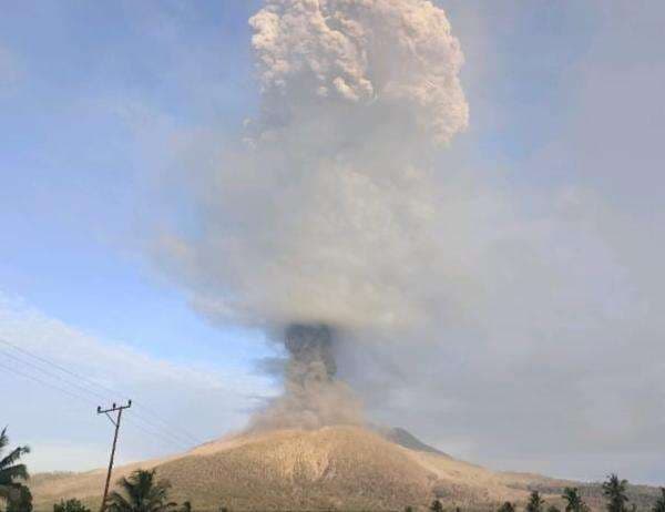 Gunung Lewotobi Laki-Laki Kembali Meletus Dahsyat, Waspada Hujan Abu Vulkanik