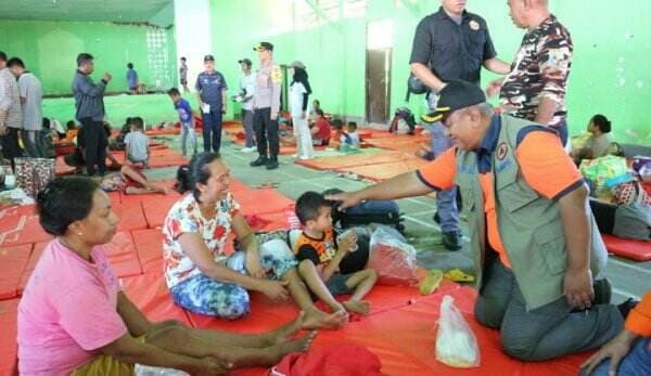 Gunung Api Ibu Berstatus Awas, BNPB Terjunkan Tim dan Salurkan Bantuan Darurat