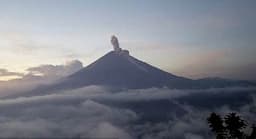 Gunung Semeru Erupsi Sebanyak 65 Kali, Pos PGA : Status Masih Siaga!   