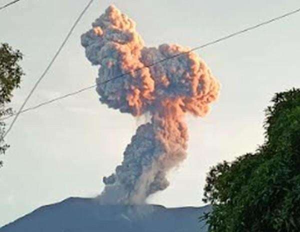 Gunung Marapi Meletus, Lontarkan Abu Vulkanik Setinggi 1.000 Meter