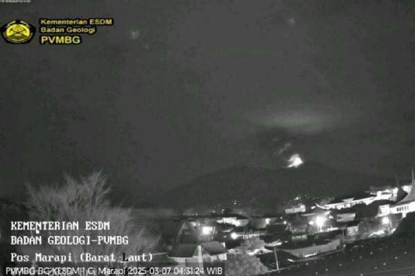 Gunung Marapi Erupsi Hari Ini, Lontarkan Abu Vulkanis 1,5 Km Disertai Dentuman