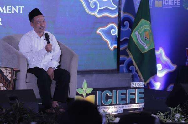 Lewat Tafsir Al-Mulk, Gus Baha Ajak Manusia Waspadai Krisis Bumi