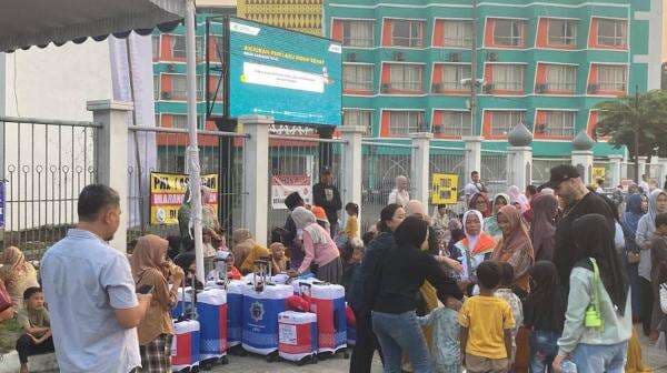 Calon Jamaah Haji Kloter Pertama Asal Jakarta Mulai Berdatangan ke Asrama Haji Pondok Gede