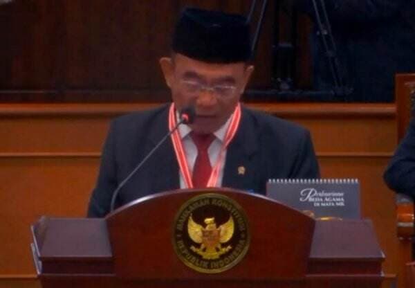Hakim MK Tanya Menko PMK: Apa yang Dimaksud Penugasan Presiden?