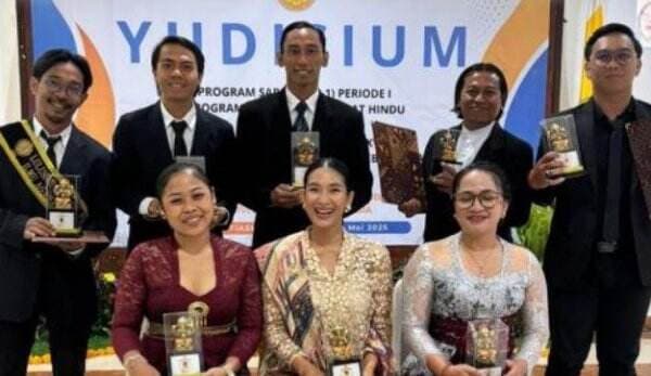 Biodata Happy Salma yang Raih Gelar Filsafat Hindu Meski Usianya 45 Tahun