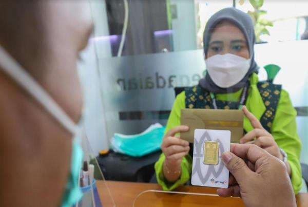 Harga Emas Cetak Rekor Jelang Lebaran, Tembus Rp1.806.000/Gram
