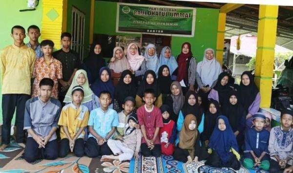 Hari Kartini 2025: Ini Kisah Ibu Faizal Rawat Puluhan Anak Yatim Seorang Diri