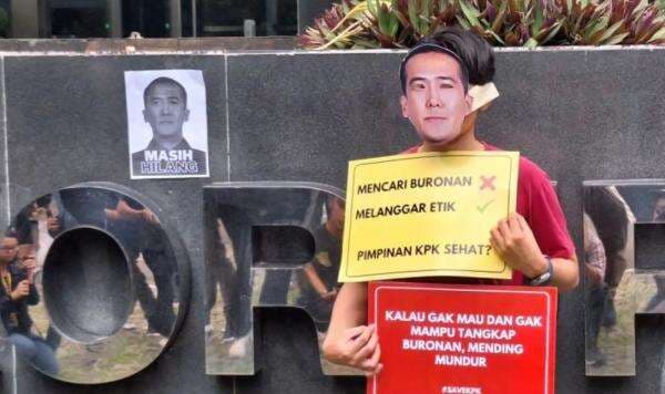 Bertemu Ketua KPU,Harun Masiku Bawa Foto Dirinya dengan Megawati dan Ketua MA Hatta Ali