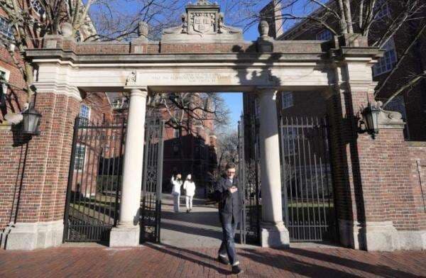 Pemerintahan Trump Larang Universitas Harvard Terima Mahasiswa Asing