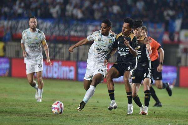 Hasil Piala Presiden 2025: Persib vs Dewa United, Gol William Marcilio Dibalas Egy