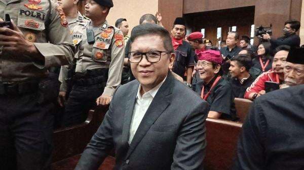 Hasto Curhat ke Teman Kuliah Namanya Sering Dicatut