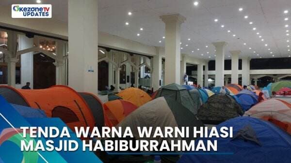 Heboh Masjid di Bandung Dipenuhi Tenda, Saksikan di Okezone Updates!
