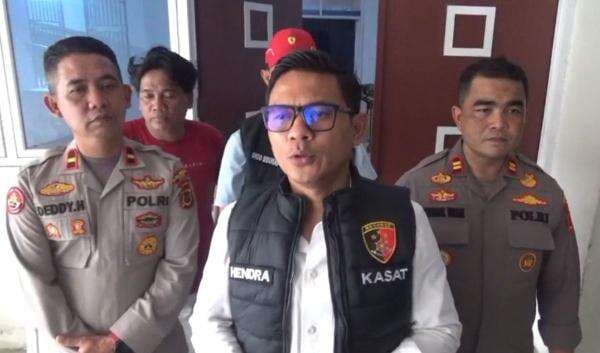 Cemburu Kekasih Ingin Nikah, Pria Ini Bunuh Pasangan Sesama Jenisnya dengan Sianida Cemburu Kekasih Ingin Nikah, Pria Ini Bunuh Pasangan Sesama Jenisnya dengan Sianida