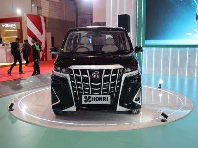 Mobil Listrik Alphard Mini Meluncur di IIMS 2025, Harganya Rp199 Juta