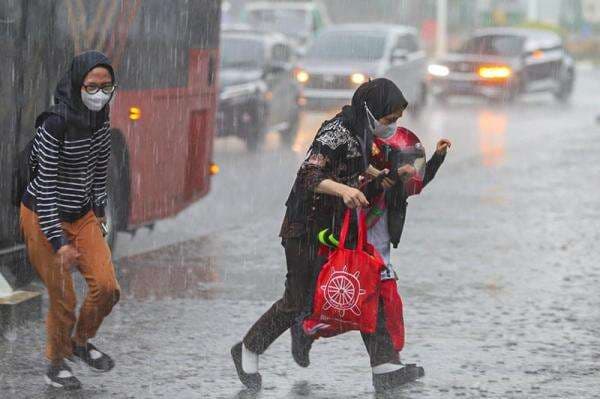 Prakiraan Cuaca Jakarta Akhir Pekan: Hujan Ringan Guyur Sejumlah Wilayah