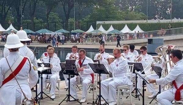 Ketika Pramono Request Lagu Yesterday ke Royal Marine Band di HUT Jakarta Ketika Pramono Request Lagu Yesterday ke Royal Marine Band di HUT Jakarta
