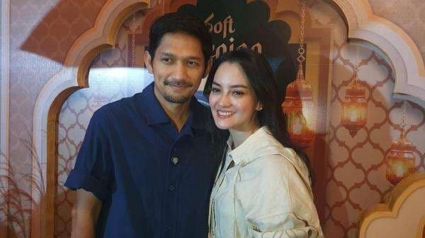 Cara Ibnu Jamil dan Ririn Ekawati Bikin Anak Semangat Berpuasa