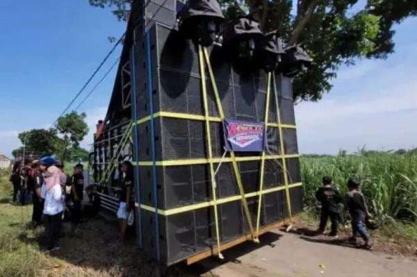 Viral Ibu Muda di Lumajang Meninggal saat Nonton Sound Horeg!