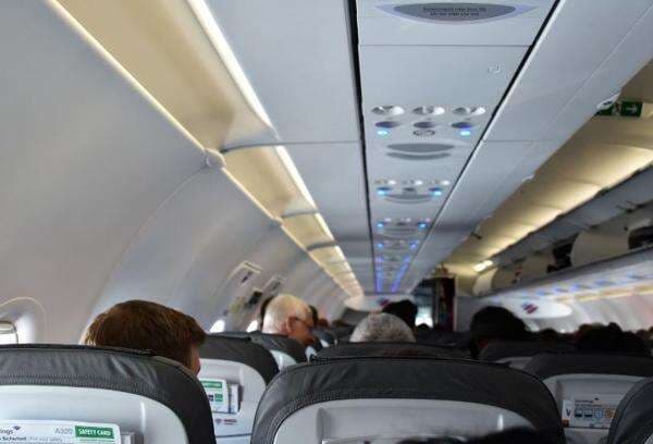 Mengenal <i>Raw Dogging</i>, Terbang Berjam-jam Duduk Diam Tanpa Aktivitas Apapun