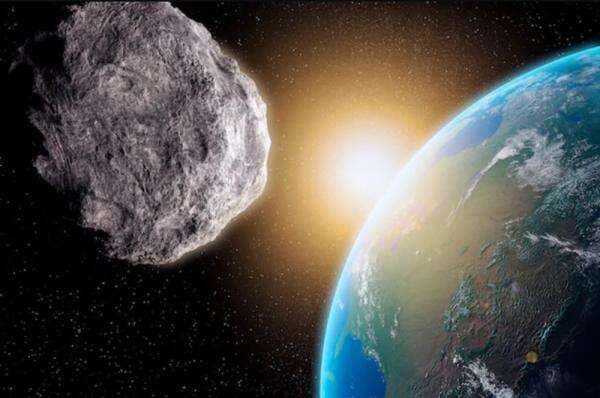 Asteroid Sebesar Lapangan Bola Meluncur ke Bumi, NASA Beri Peringatan Asteroid Sebesar Lapangan Bola Meluncur ke Bumi, NASA Beri Peringatan