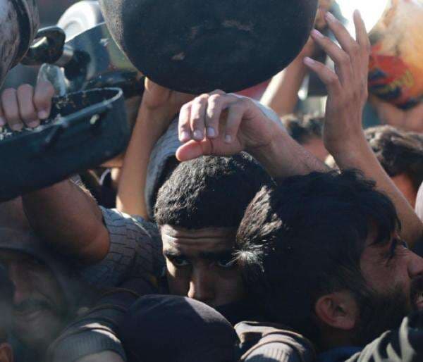 Israel Tembaki Massa yang Antre Bantuan di Gaza, 67 Orang Tewas