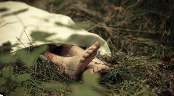 Mayat Pria Bersarung Terkapar Bersimbah Darah Bikin Heboh Warga Sampang