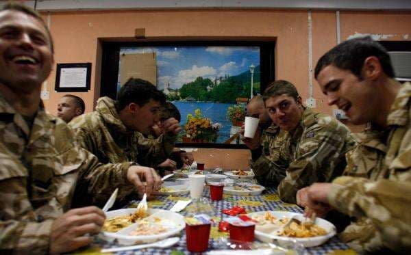 Ini Makna Hidangan Steak dan Lobster dalam Militer