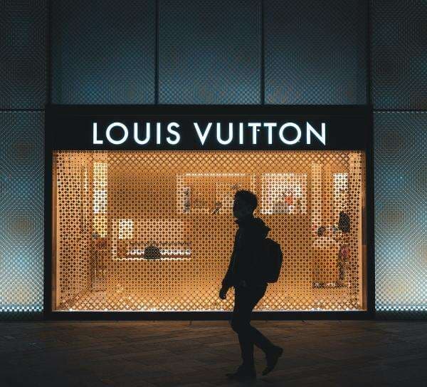 Video Viral China Ancam Pasar Brand Merek Mewah Barat, Gucci Hingga LV Terdampak Video Viral China Ancam Pasar Brand Merek Mewah Barat, Gucci Hingga LV Terdampak