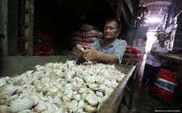 Indonesia Impor Bawang Putih hingga Garam dari Singapura
