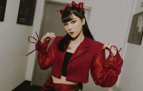 Tak Sanggup, Isyana Sarasvati Ungkap Kesulitan Nyanyikan Lagu Dangdut