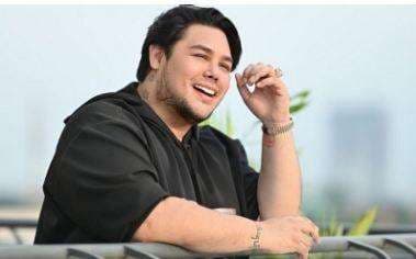 Sebelum Taubat, Ivan Gunawan Ngaku Tak Pernah Sholat Jumat Selama Puluhan Tahun