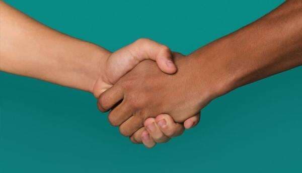 30 Arti Minal Aidin Wal Faizin Taqabbalallahu Minna wa Minkum Lengkap dengan Contoh Ucapan Lebaran 2025 