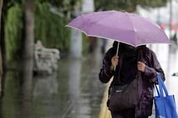 Jabodetabek Diguyur Hujan Beberapa Hari Terakhir, BMKG: Akibat Gelombang Rossby dan Kelvin