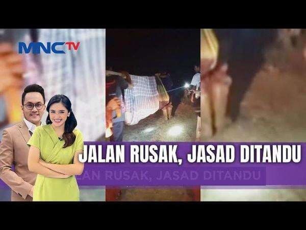 Jalan Rusak Parah, Warga Lebak Terpaksa Tandu Jenazah Sejauh 2 KM