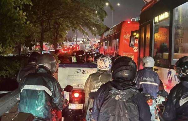 Usai Diguyur Hujan, Kawasan Antasari-TB Simatupang Macet Parah