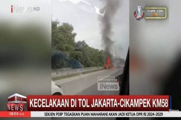 Jalur Contraflow Dihentikan Selama Evakuasi Kecelakaan Maut di Tol Jakarta-Cikampek