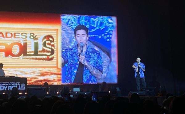 Konser di Indonesia, Jay Park Tampil Modis dengan Batik Konser di Indonesia, Jay Park Tampil Modis dengan Batik