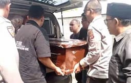 Jenazah Farid, Mekanik Pesawat yang Terjatuh di Tangerang Tiba di Rumah Duka di KBB