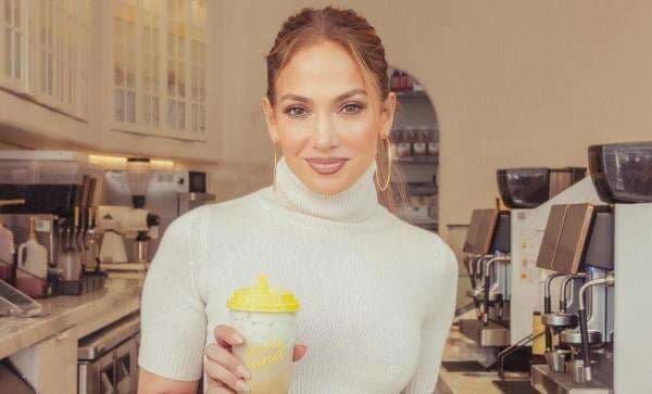 Rok Melorot di Panggung, Jennifer Lopez: Untung Saya Pakai Underwear