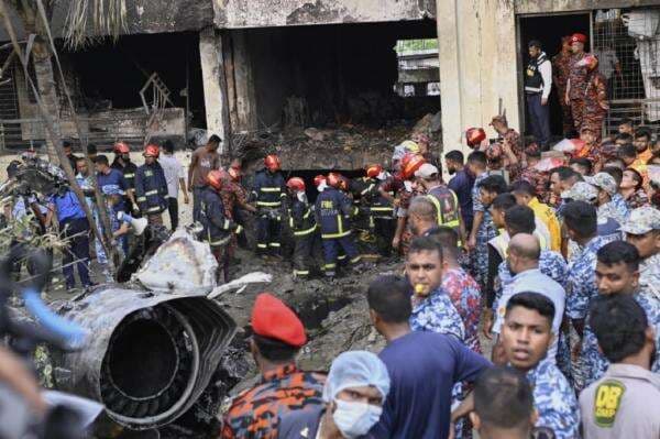 Jet Tempur AU Bangladesh Jatuh Timpa Kampus, 19 Orang Tewas