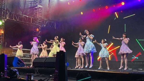 JKT48 Guncang Soundfest 2025 Hari Kedua, Ribuan WOTA Padati Panggung Utama
